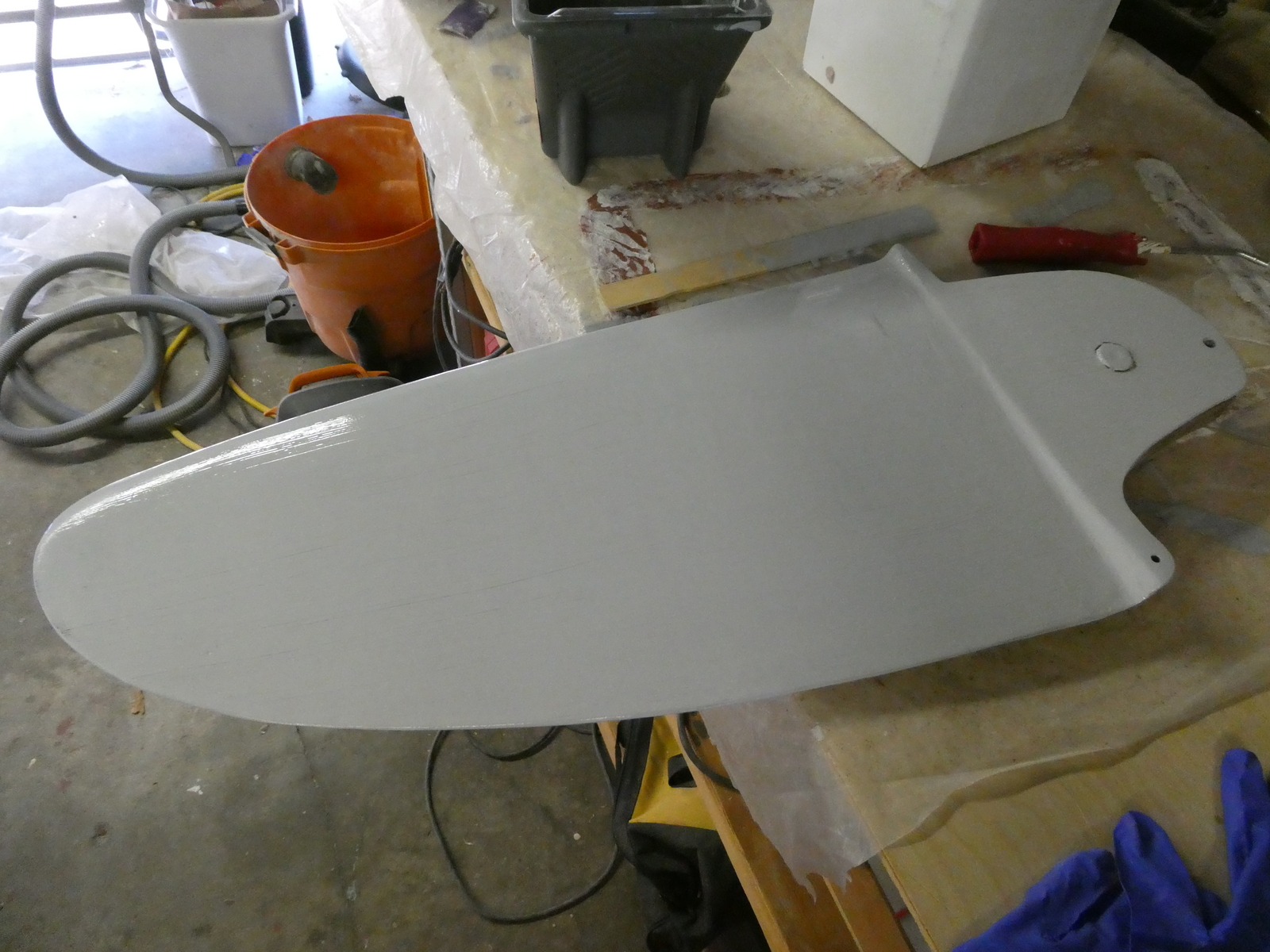 One side of the rudder primed